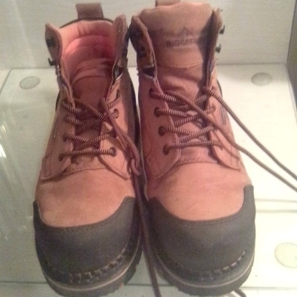 Men's RIDGECUT BOOTS SIZE 8.5